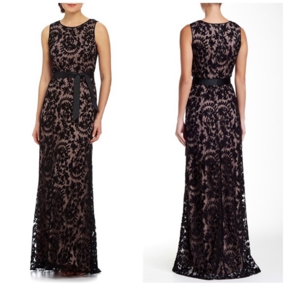 Adrianna Papell Evening Gown. Size 6, Floor Length. Black lace overlay, tan slip - Picture 10 of 11